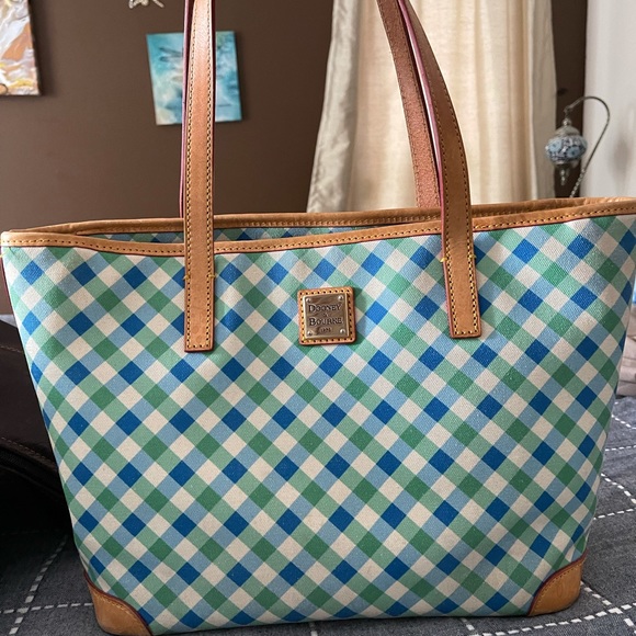 Like new Dooney & Bourke - Picture 1 of 2